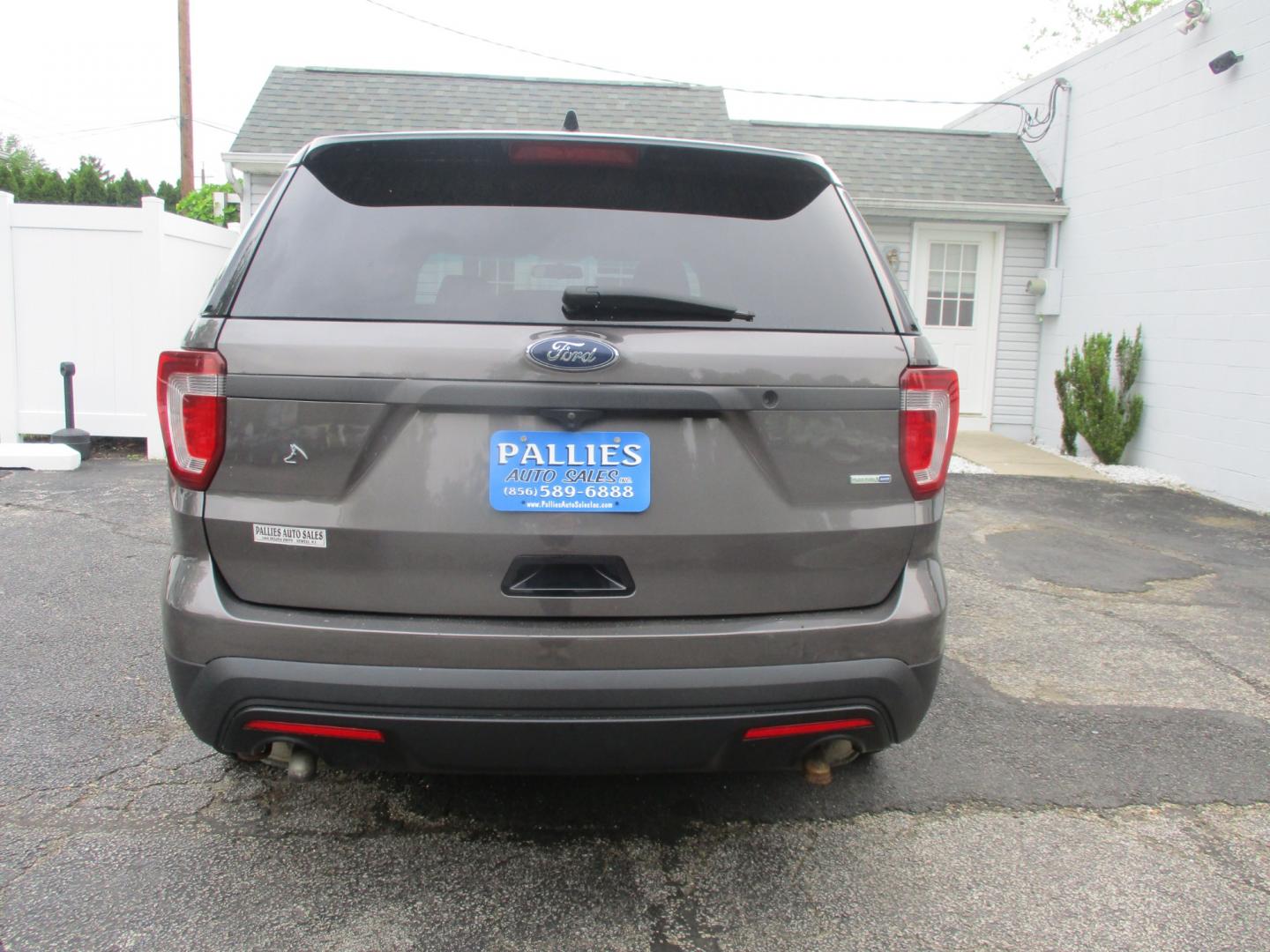 2017 GRAY Ford Explorer (1FM5K8AR3HG) , AUTOMATIC transmission, located at 540a Delsea Drive, Sewell, NJ, 08080, (856) 589-6888, 39.752560, -75.111206 - Photo#6